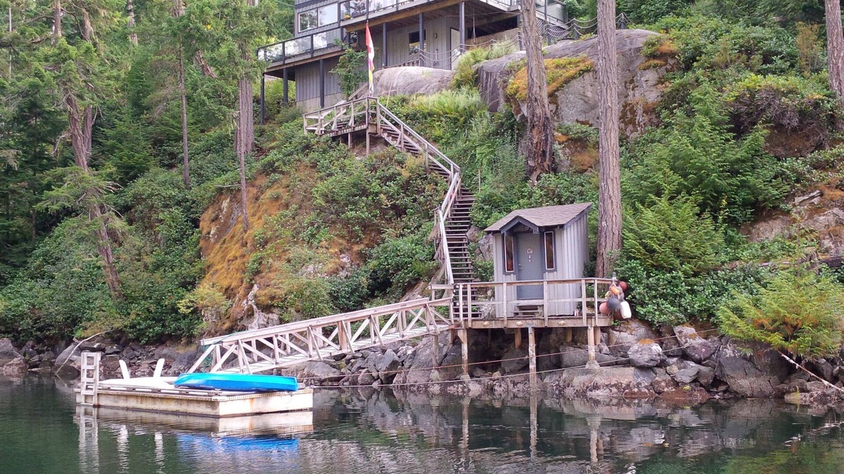 Halfmoon Bay Cottage | The Enchanted Woods Waterfront Cottage at Secret Cove