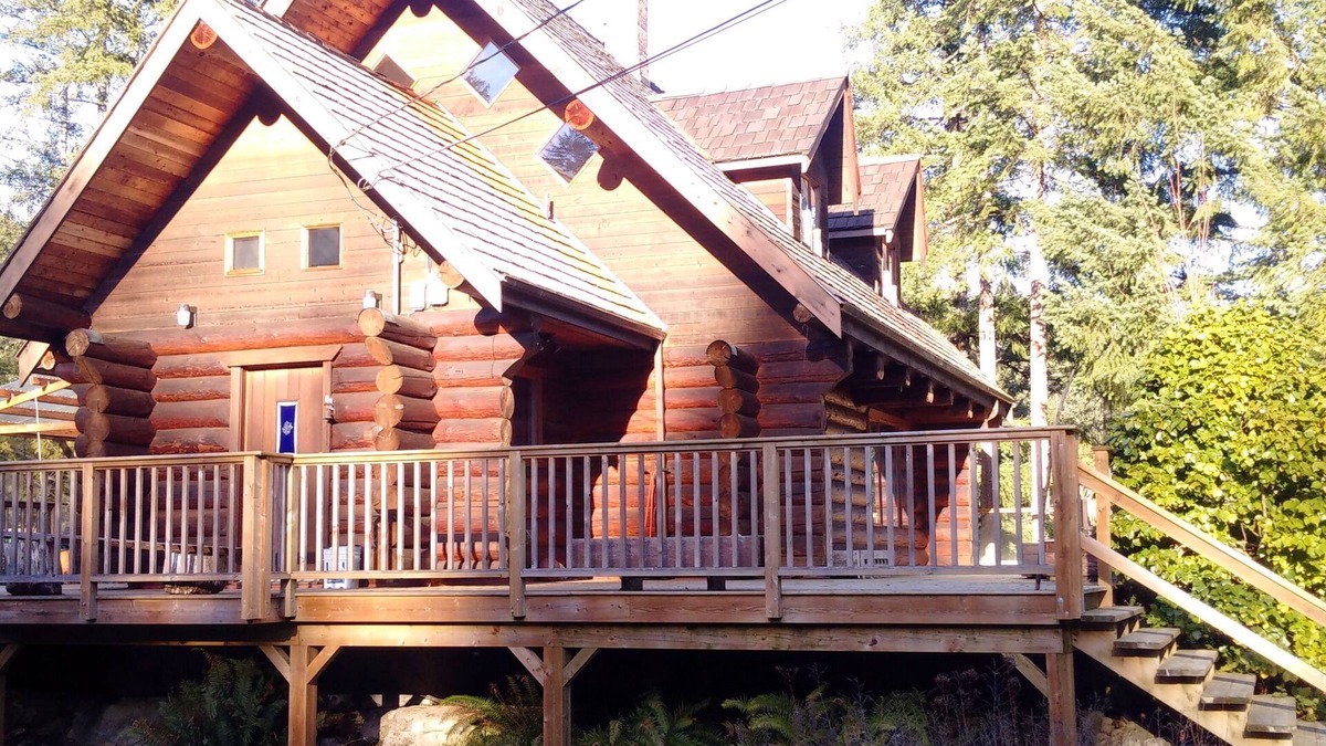 Halfmoon Bay Cabin | The Enchanted Woods Waterfront Log Cabin at Secret Cove