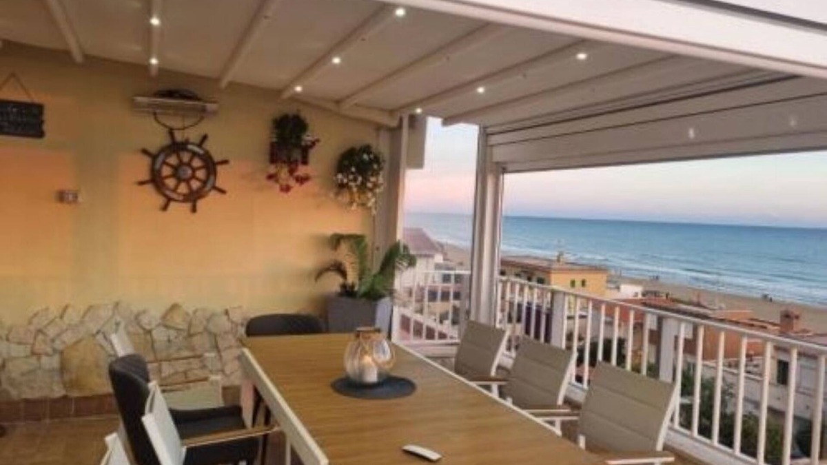 Torvaianica Apartment | The Enchanting Panorama