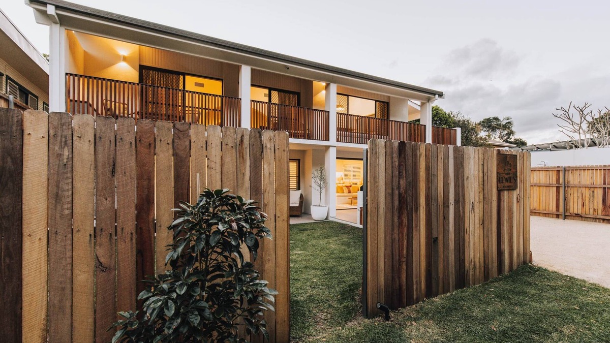 Sawtell House | The Entire House - Lou and Lewie's, Family friendly, beachside, laid-back luxury 6BDR 4BTH