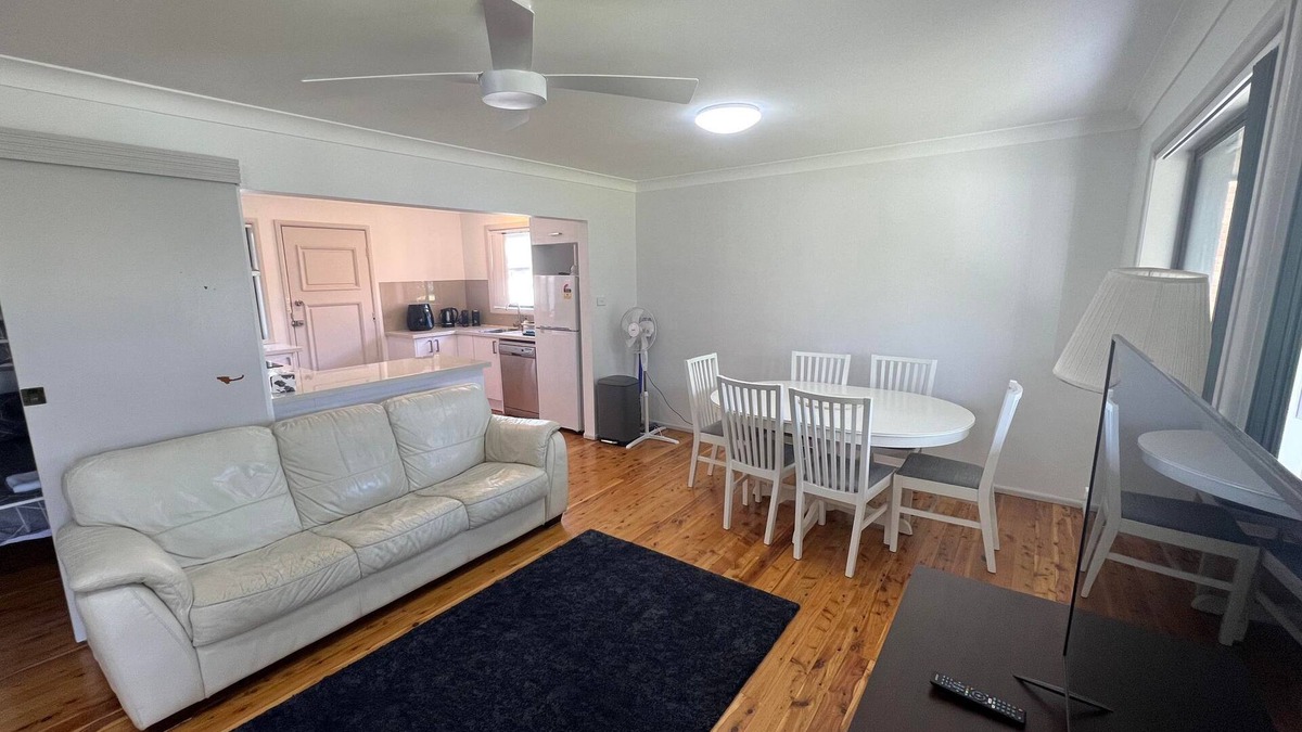 Long Jetty House | The Entrance & Shelly Beach Holiday House