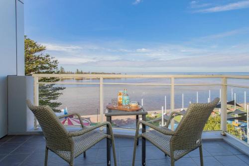 The Entrance Apartment | The Entrance Vista - Waterfront Stay with Pool and Spa