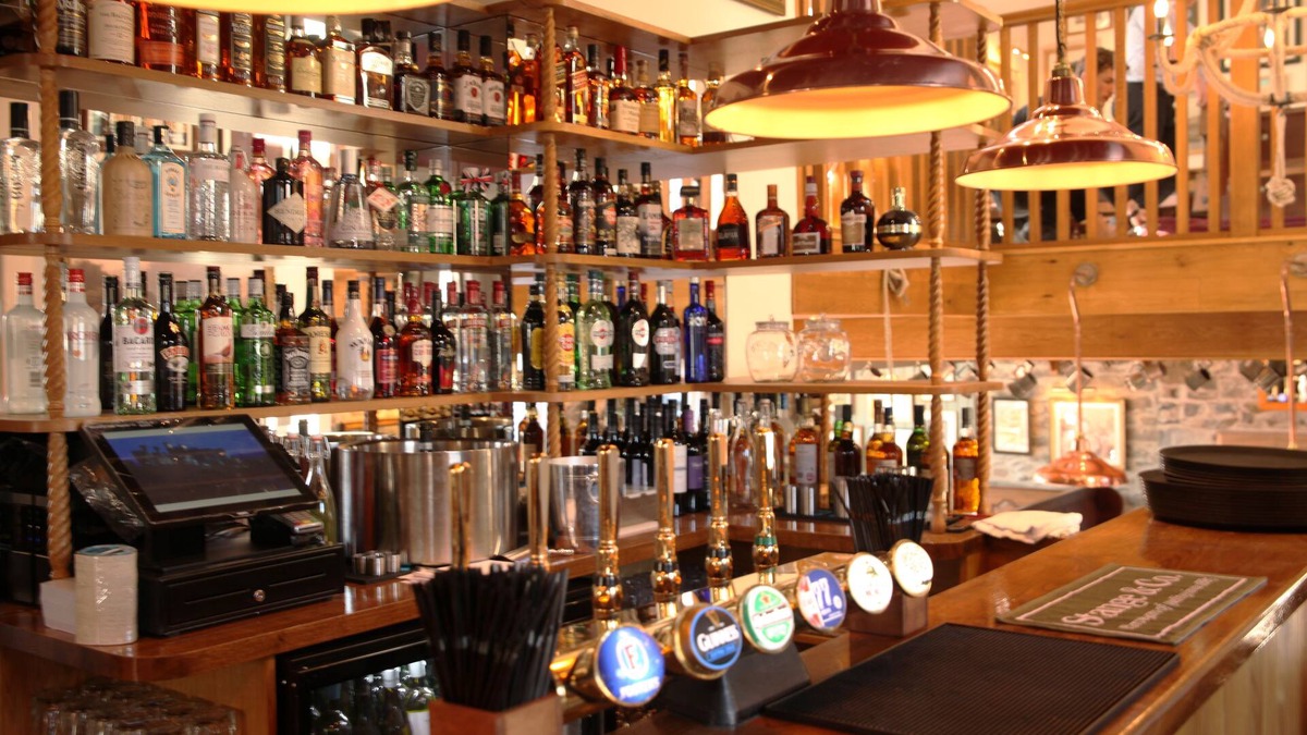 Conwy Hotel | The Erskine Arms