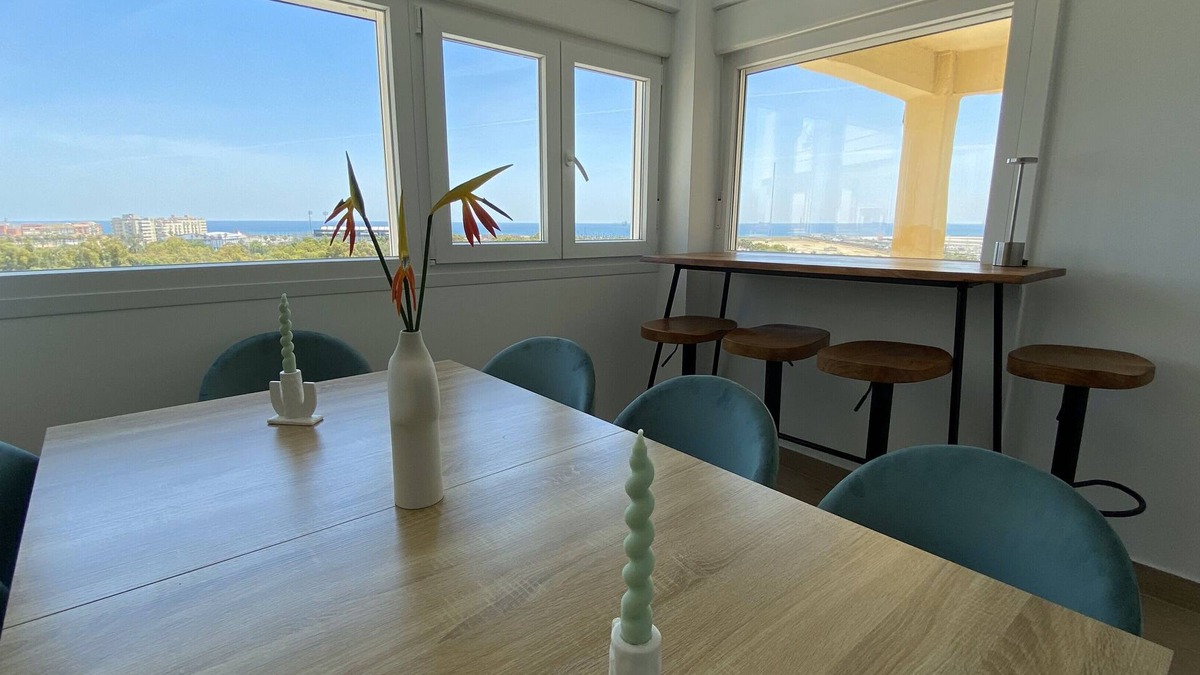 La Linea de la Concepcion Apartment | THE ROCK VIEWS APARTMENTS 2 one minute walk from the border with Gibraltar.