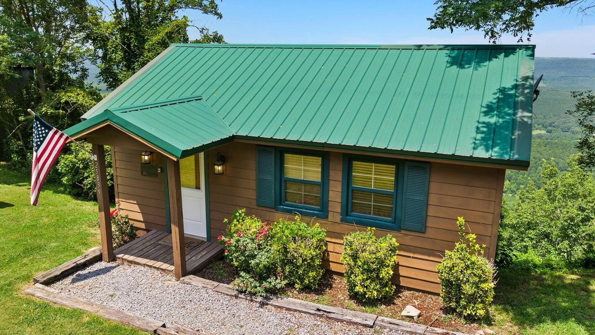 Valley Head Cabin | The Escape-views of 3 states w/hot tub