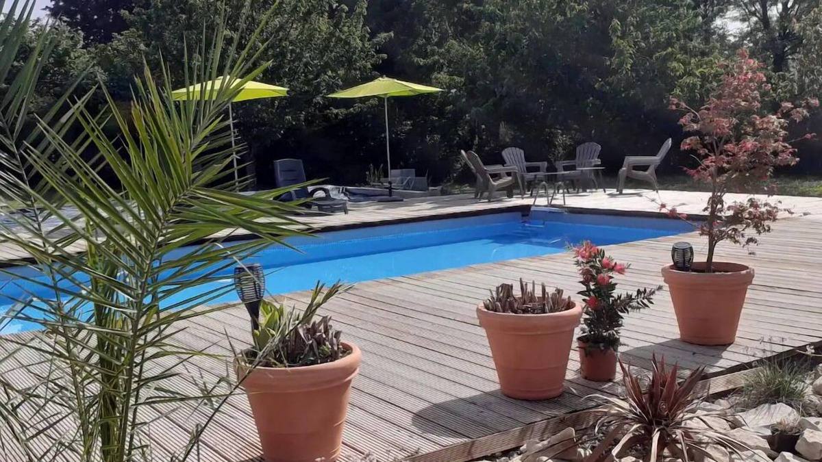 Prisse-la-Charriere Villa | The Estate - Up to 12 people