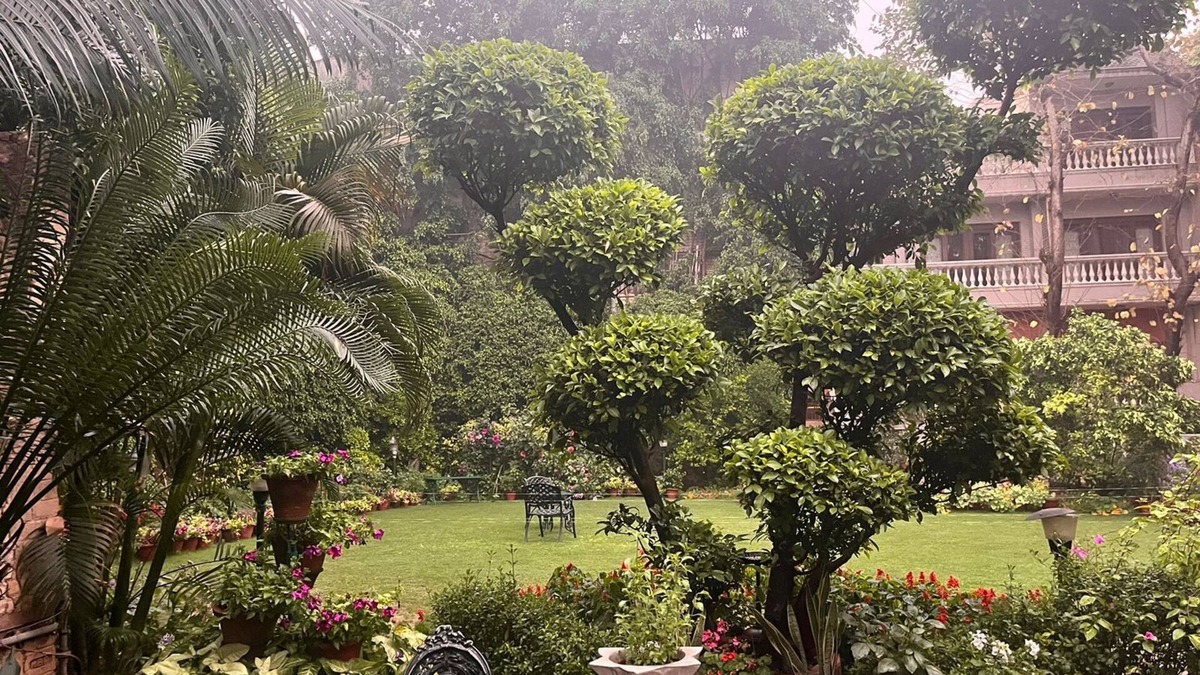 Chhatarpur Bed & Breakfast | The Estate Villa