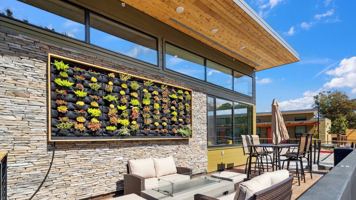 Corte Madera Hotel | The Evergreen