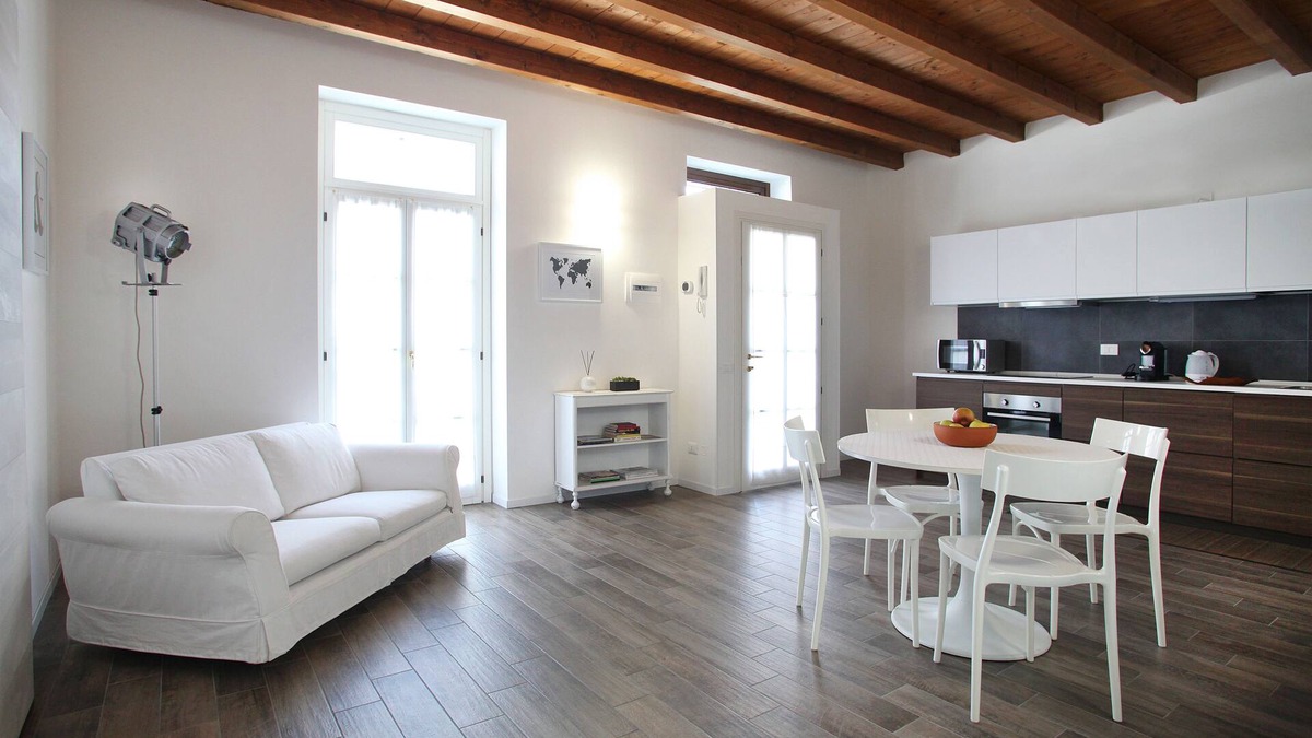 Cernusco Lombardone Apartment | The Exclusive Court - Apartment