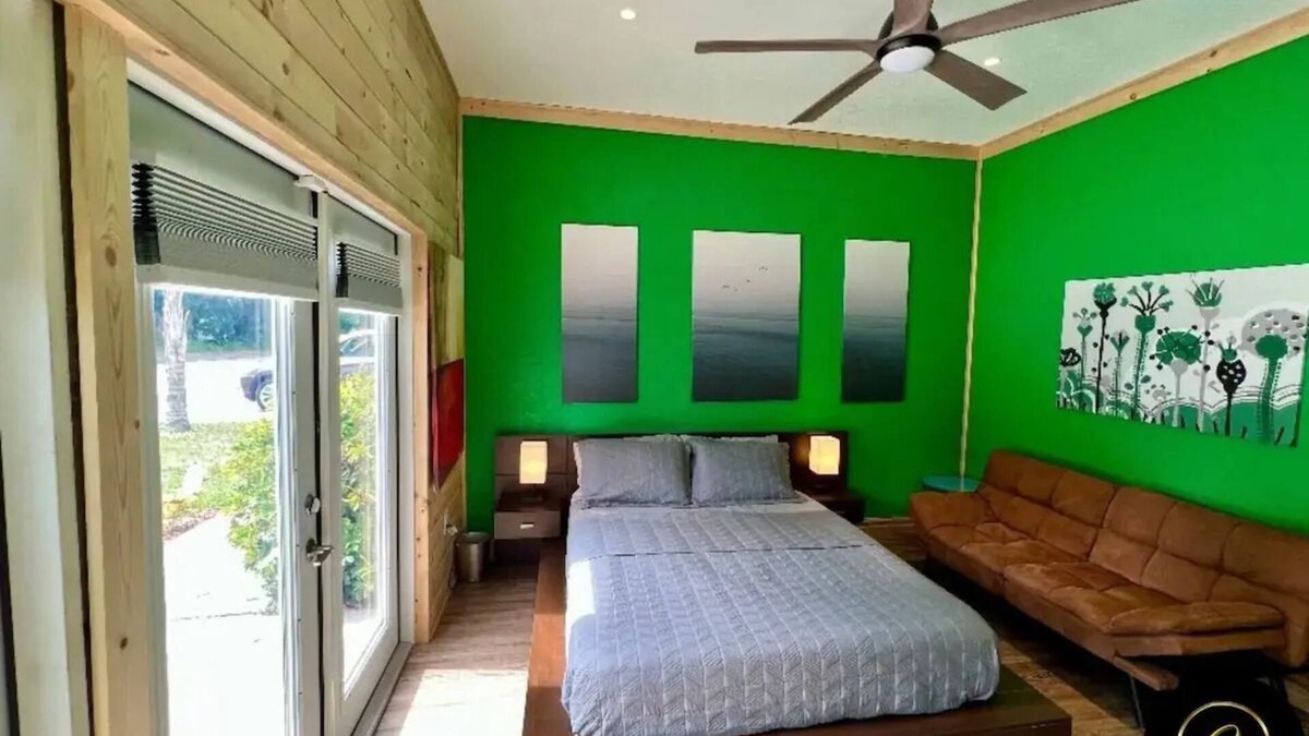 Nichols Apartment | The Exclusive Tatman Evergreen Suitenn