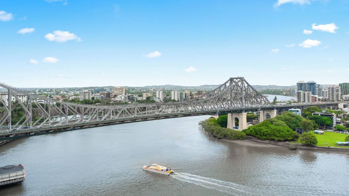 Brisbane Central Business District Apartment | The Executive! 1Bed, 1Bath, 1Car, VIEWS ~ CBD