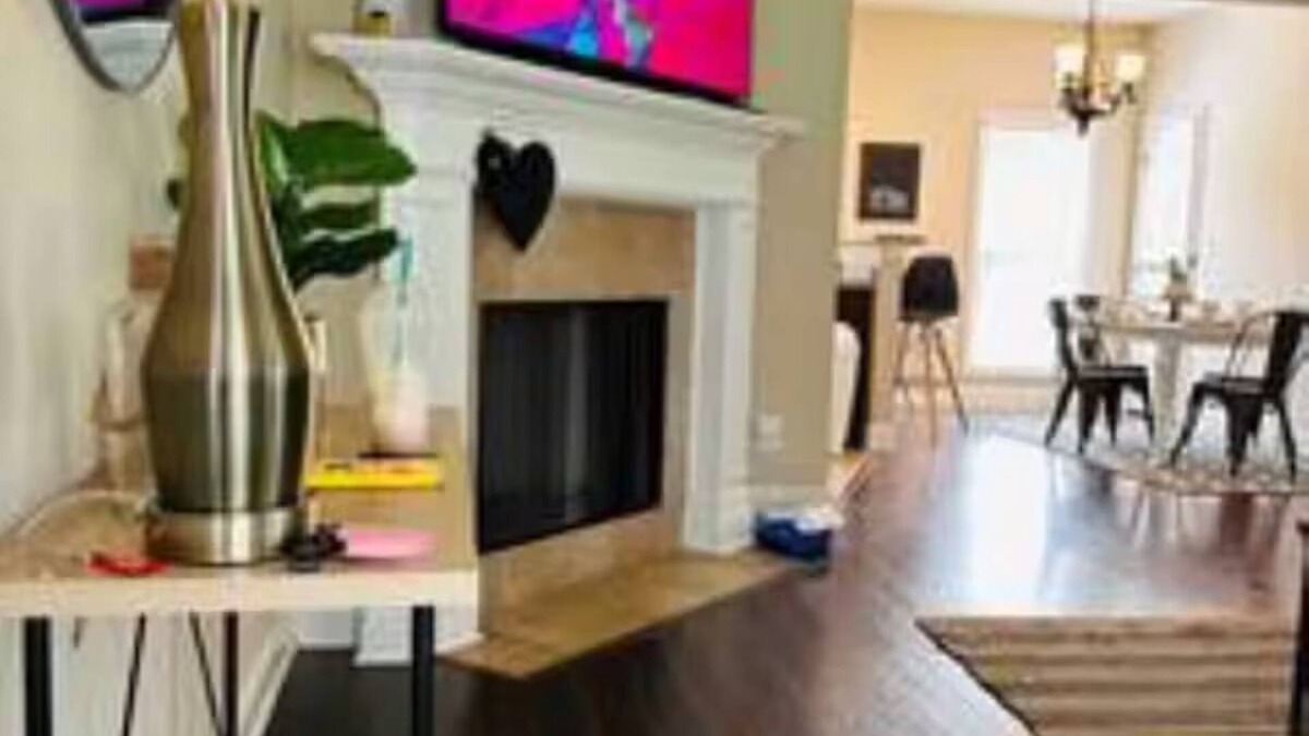 Gunter Afs House | The Executive Cozy Corner
