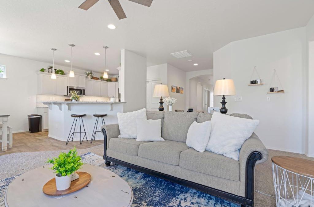 Caldwell House | The Explorer! Extra Game Room, Fire pit Sleeps 10!