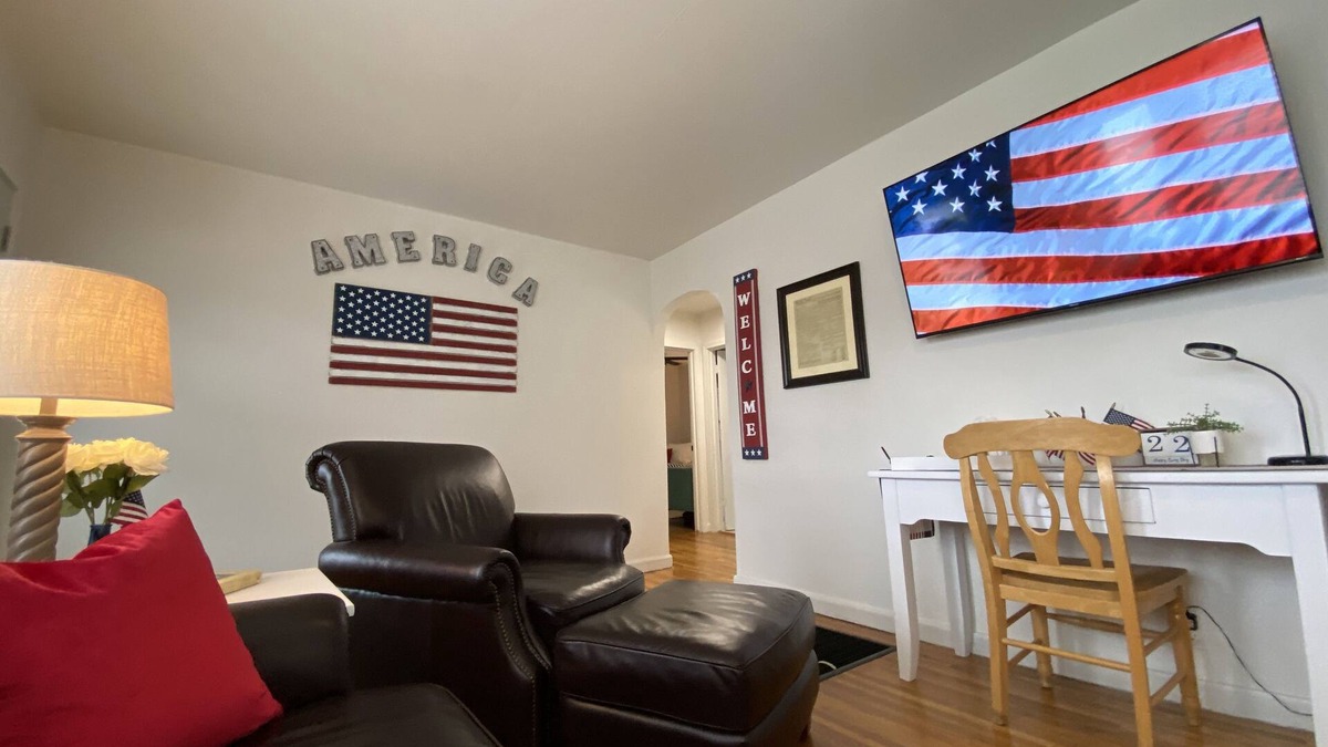 Great Bend House | The Extraordinarily Striking American Bungalow