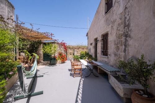 Zerviana Apartment | The Fabrica Falasarna