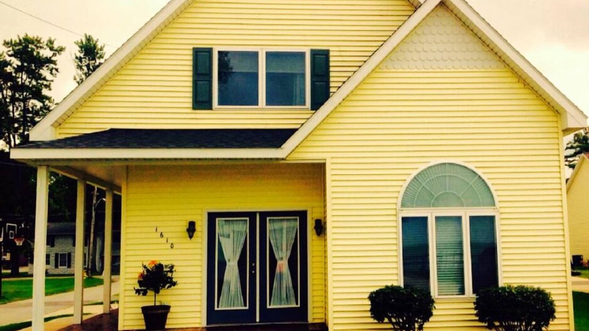 Sylvan Beach House | "The Fabulous Beach House"
