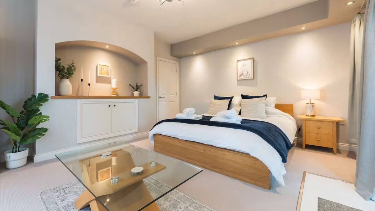 Failand Apartment | The Failand Retreat | Luxury Stay Near Bristol