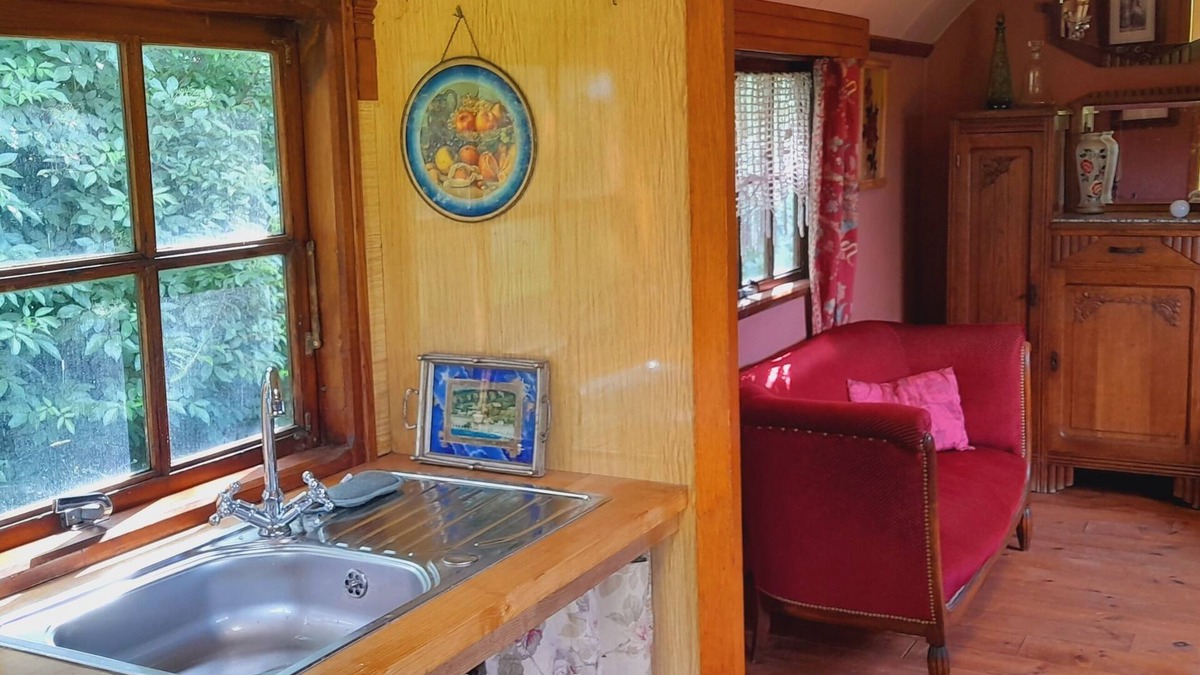 Ouroux House | The fairground wagon