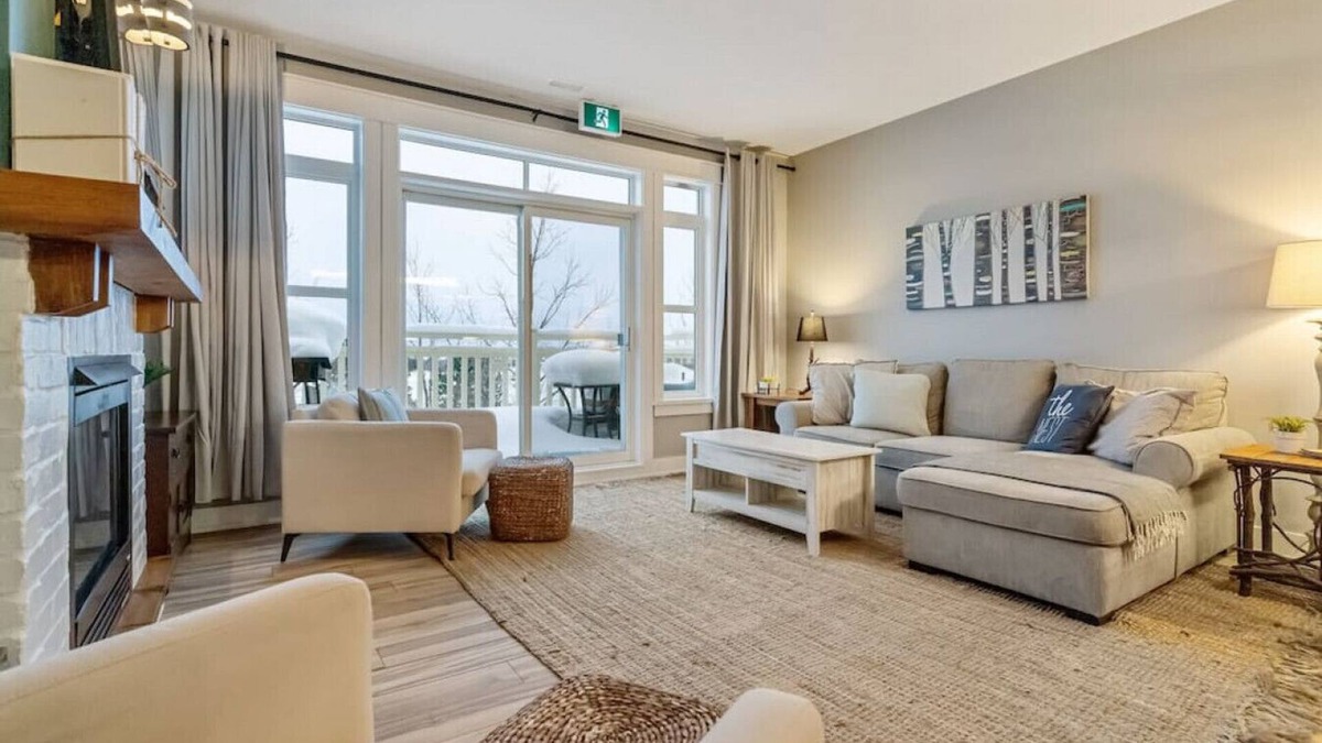 The Blue Mountains Condo | The Fairway Nest with Hot Tub & Golf!
