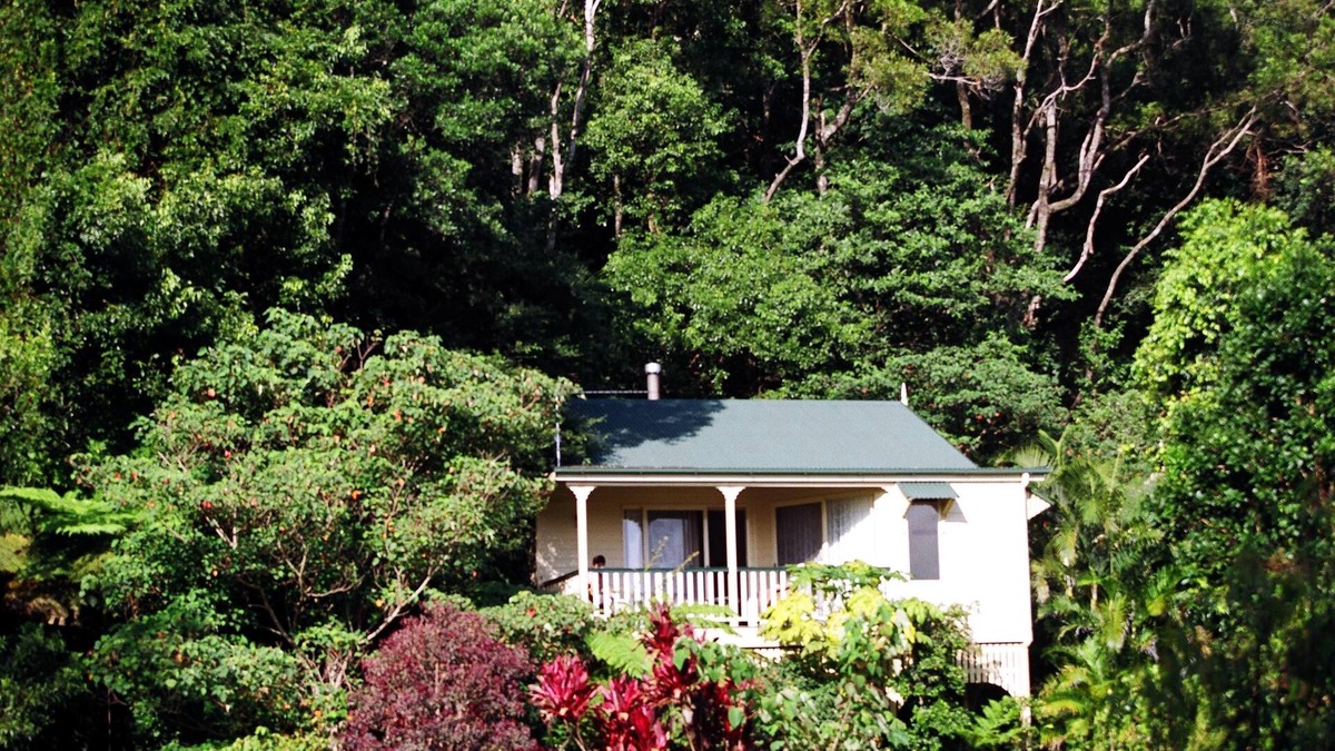 Montville Cottage | The Falls Montville