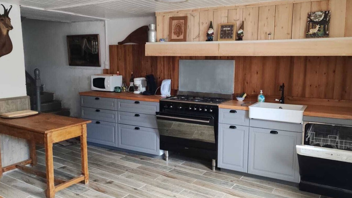 Querigut House | The family home: Le Gîte des Nains, The family home: La Rende
