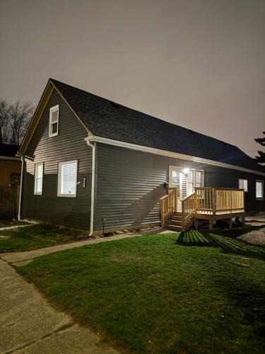 Calumet City House | The Family Retreat