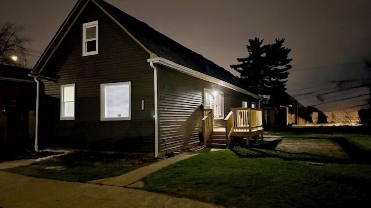 Calumet City House | The Family Retreat, The Family Retreat Oasis
