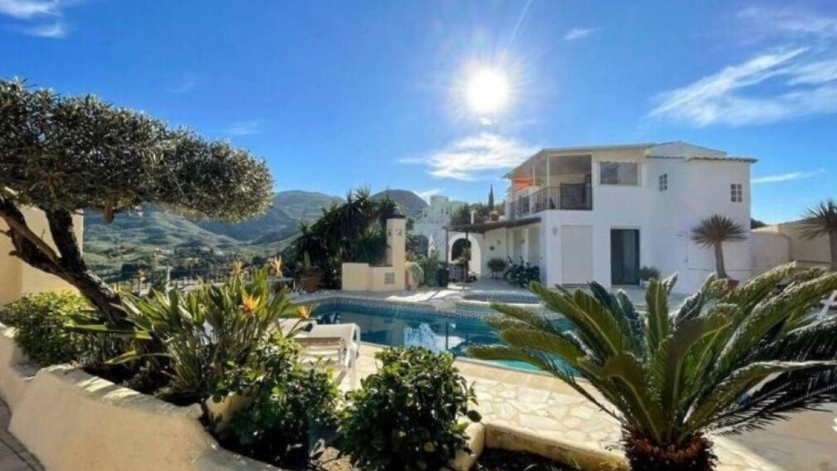 Turre House | The Faramondos
