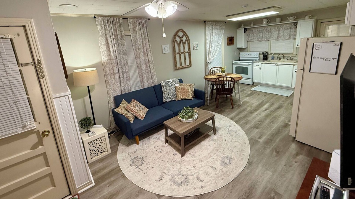 Prospect Other | The Farm Cottage ~ Newly Renovated Charming farmhouse nestled in TN landscape