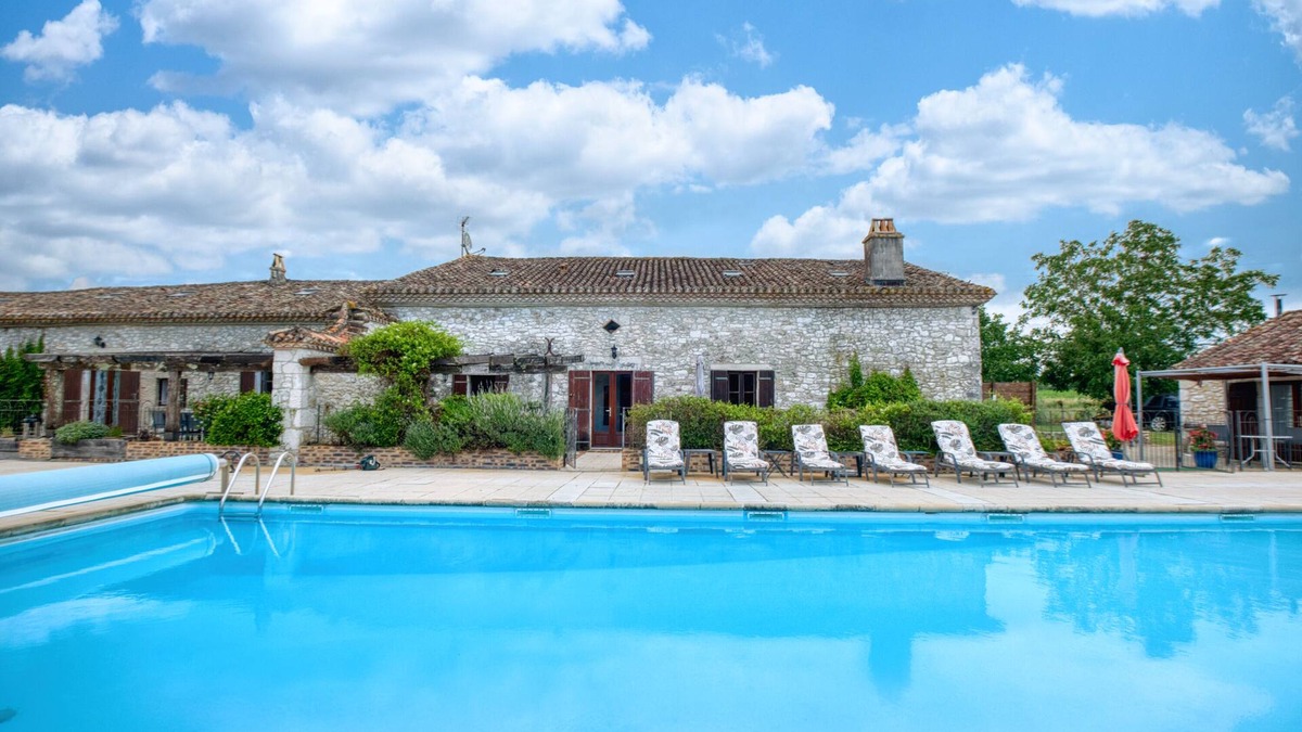 Razac-d'Eymet House | The Farm – Fantastic Holiday Home with Pool on Over 12 Hectares Near Bergerac