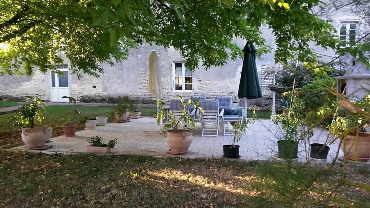 Prisse-la-Charriere Bed & Breakfast | THE FARM OF CONTREMARCHE