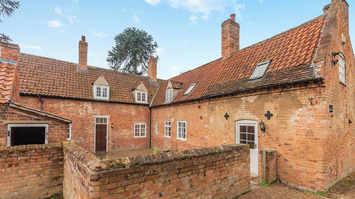Halam Cottage | The Farmhouse - UK45171