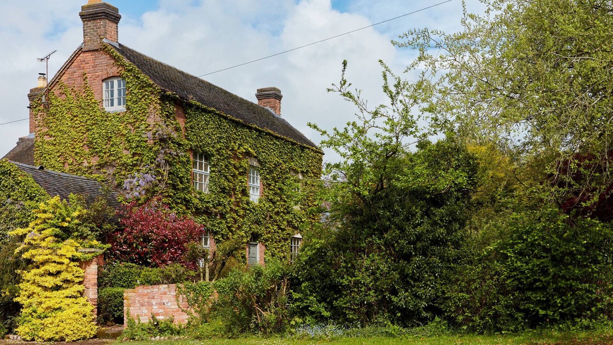 Dalbury Lees Cottage | The Farmhouse