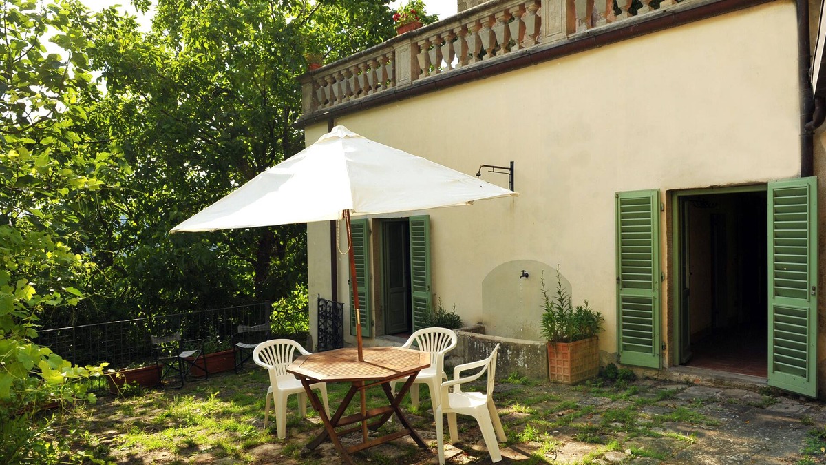 Londa House | The Farmhouse of Caiano between nature, culture and swimming pool
