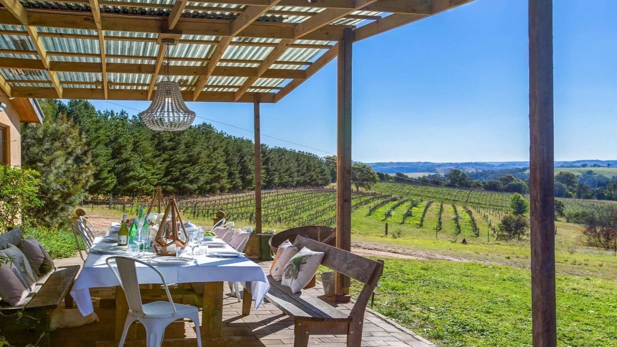 Canyonleigh House | The Farmhouse — Relax in a rustic private sanctuary, pet and family friendly