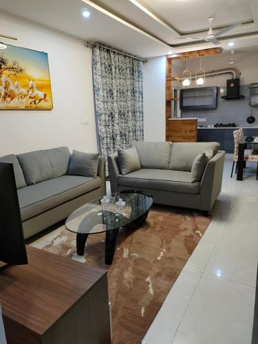 Bullawala Apartment | The feathers