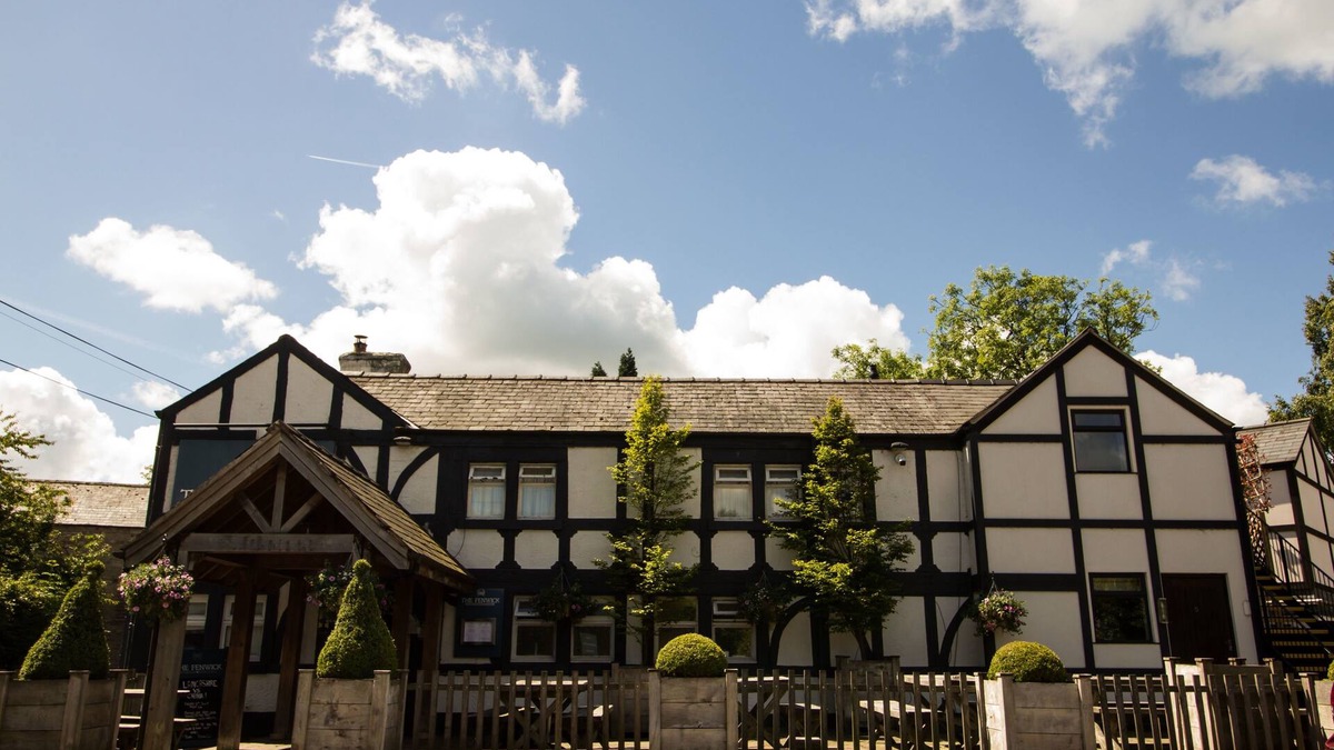 Slyne Hotel | The Fenwick Steak & Seafood Pub