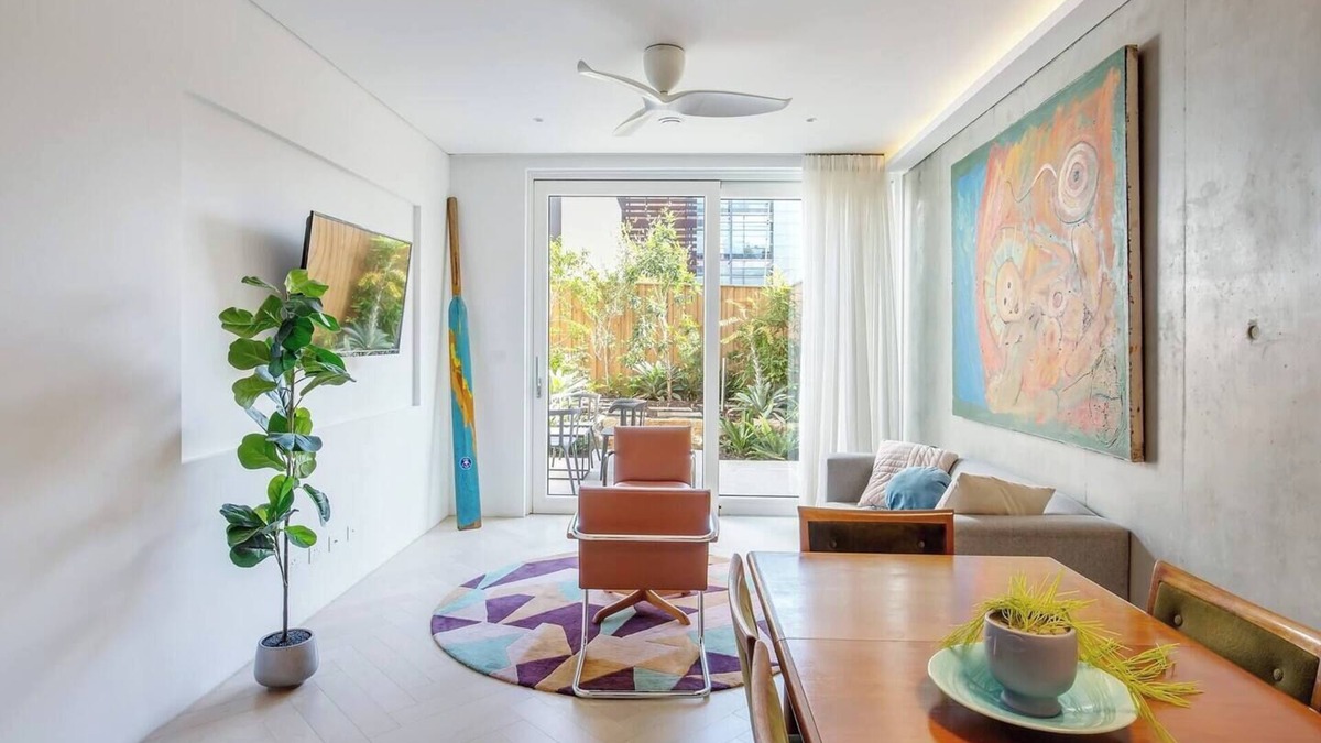 Alexandria Apartment | The Fern Split level Eco Luxury w Lush Courtyard