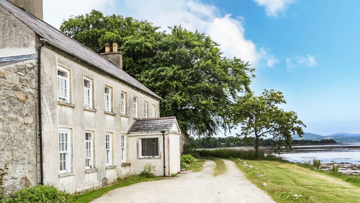 Ramelton Cottage | THE FERRY HOUSE, pet friendly in Ramelton, County Donegal