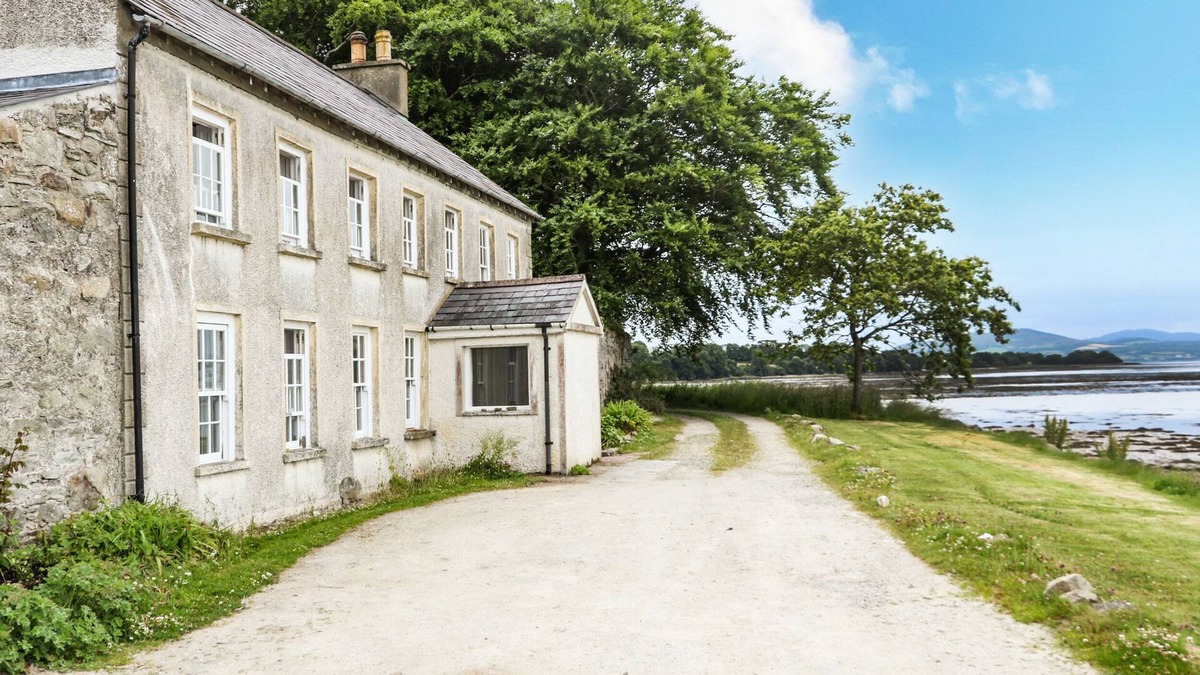 Ramelton Cottage | THE FERRY HOUSE, pet friendly in Ramelton, County Donegal