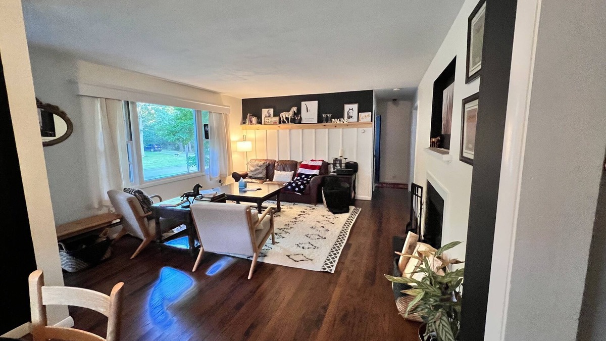 Cazenovia House | The “Finest” Cozy Lake Town Hideaway!