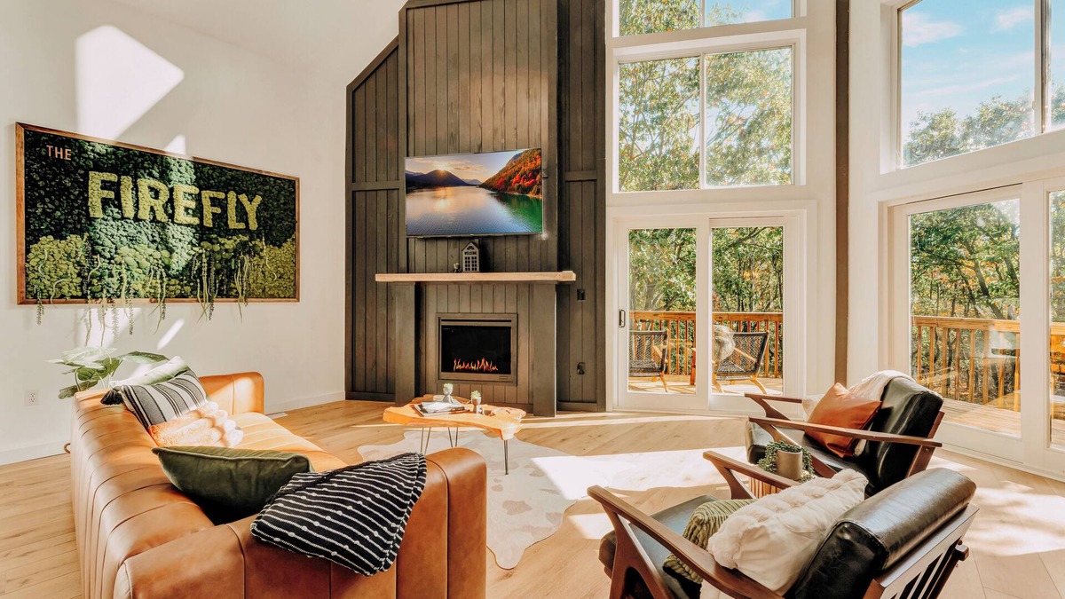 Tunkhannock Township House | The Firefly: Chic Design Retreat with 3 Spacious Living Rooms, Cozy Firepit & Hot Tub