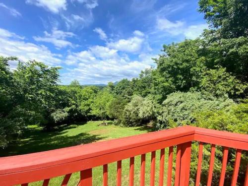 Rileyville House | The Firefly Lodge at Shenandoah