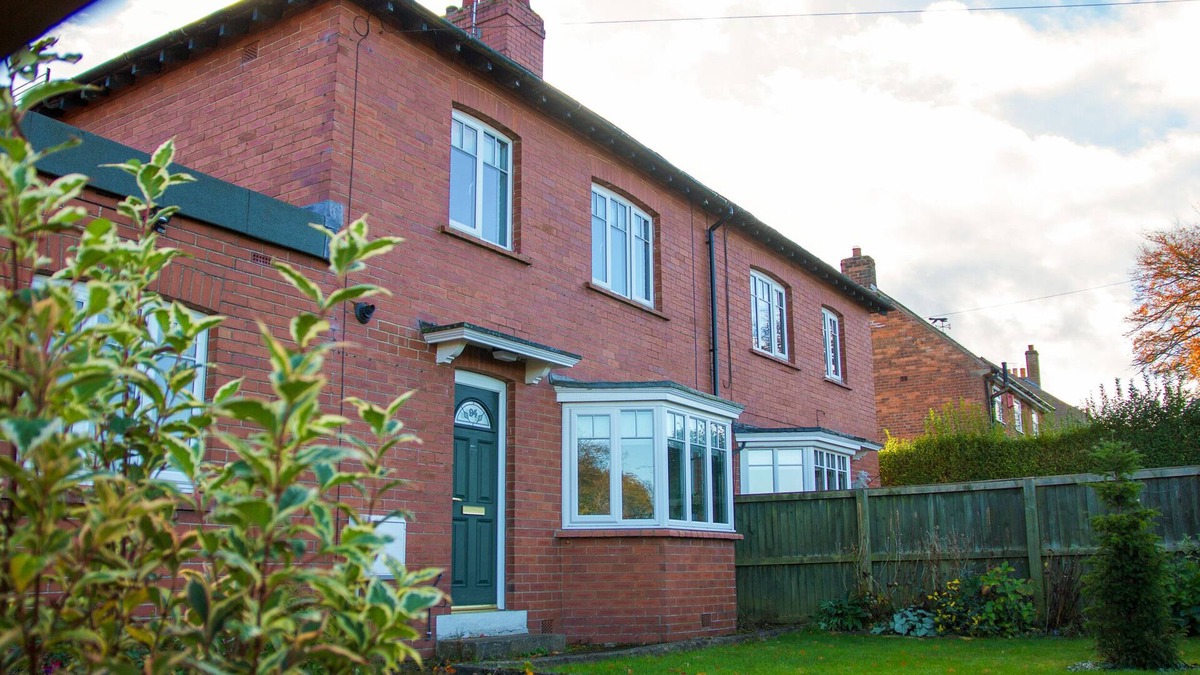 Scalby House | THE FIRS, pet friendly, character holiday cottage in Scalby