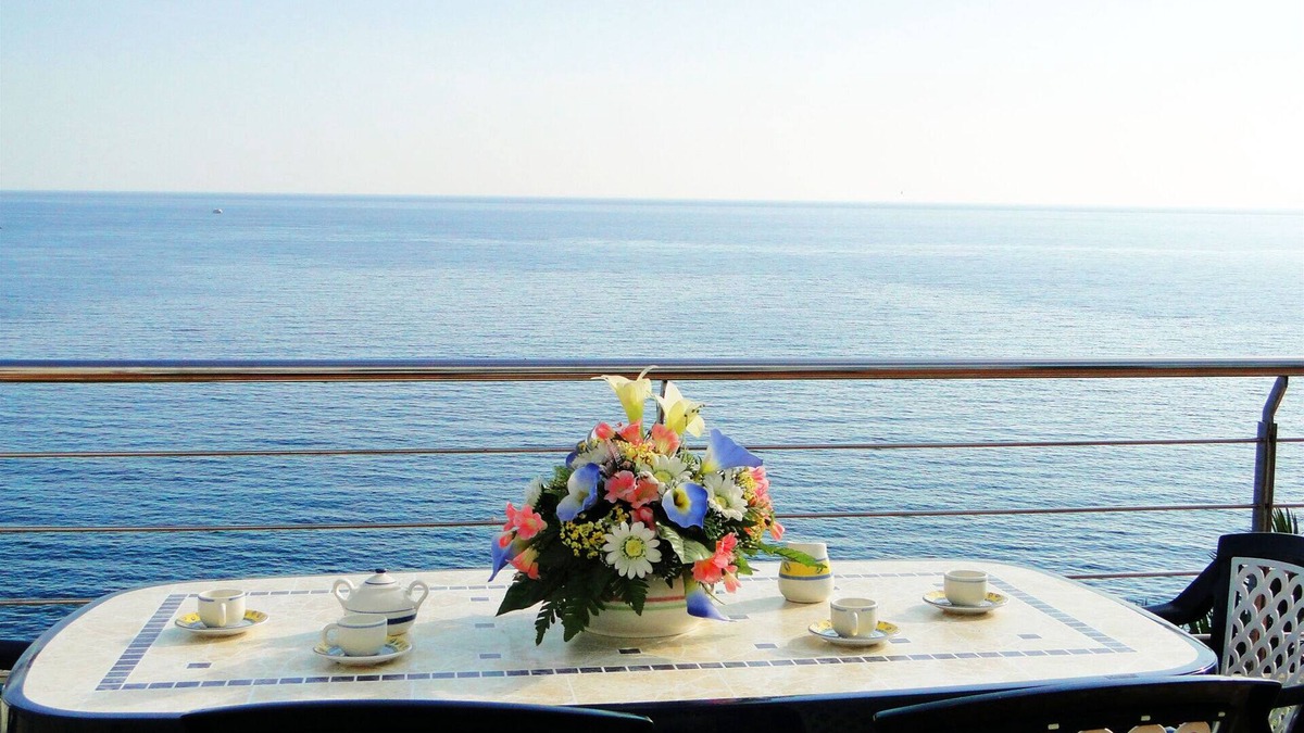 Llanca Apartment | The first coffee of the day on the terrace . - WiFi