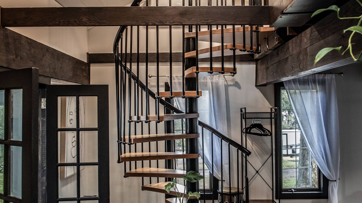 Portland Cabin | The Fisherman's Cottage - a Lakeside Loft in the Heart of Wine Country