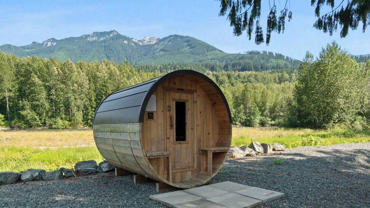 Sardis Cottage | The Fisherman's Escape - Sauna & Steam Shower