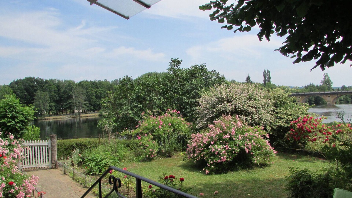 Cales House | "THE FISHERMAN'S HOUSE" ON THE DORDOGNE SHORE IN TREMOLAT (PROMO)