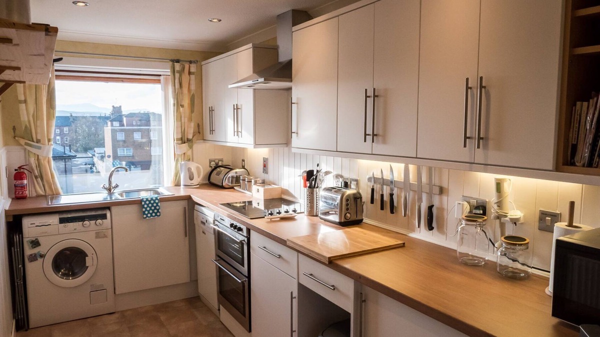 Helensburgh Apartment | The Flat in the Square