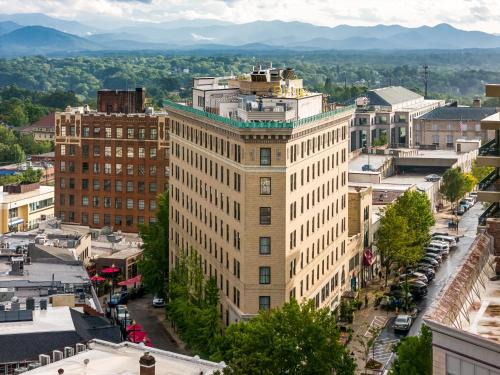 Downtown Asheville Hotel | The Flat Iron Hotel